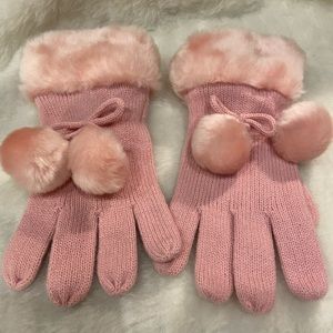 NWOT Gorgeous Pink Fur Lined Gloves with PomPoms  “Old Country Road “